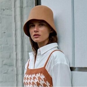 Anthropologie Mod Felt Bucket Hat TAN NWT! Yellow mustard Anthropologie Mod Felt Bucket Hat TAN NWT! Yellow mustard main image 3